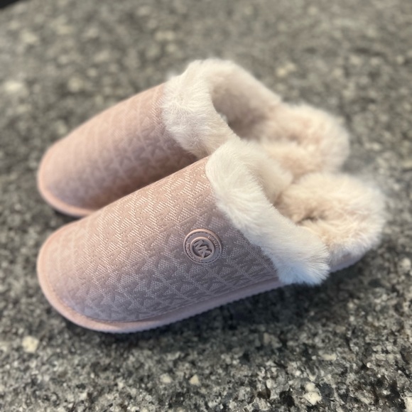 Michael Kors Janis Slipper - Picture 2 of 6